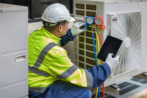 Professional Ductwork Repair technician working in Moreland, ID